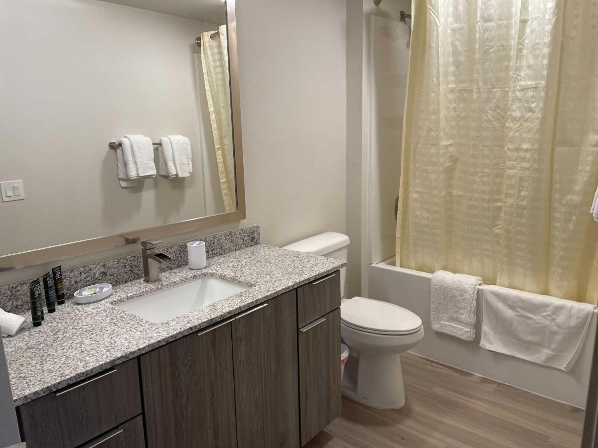 Stay Gia New Modern 1 Bedroom Apartment With Swimming Pool & Gym At Grayson Place Ґудьєр Екстер'єр фото